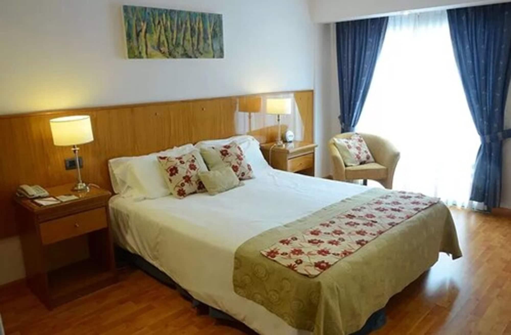 Niken Hotel Spa & Business Center Necochea Exteriör bild