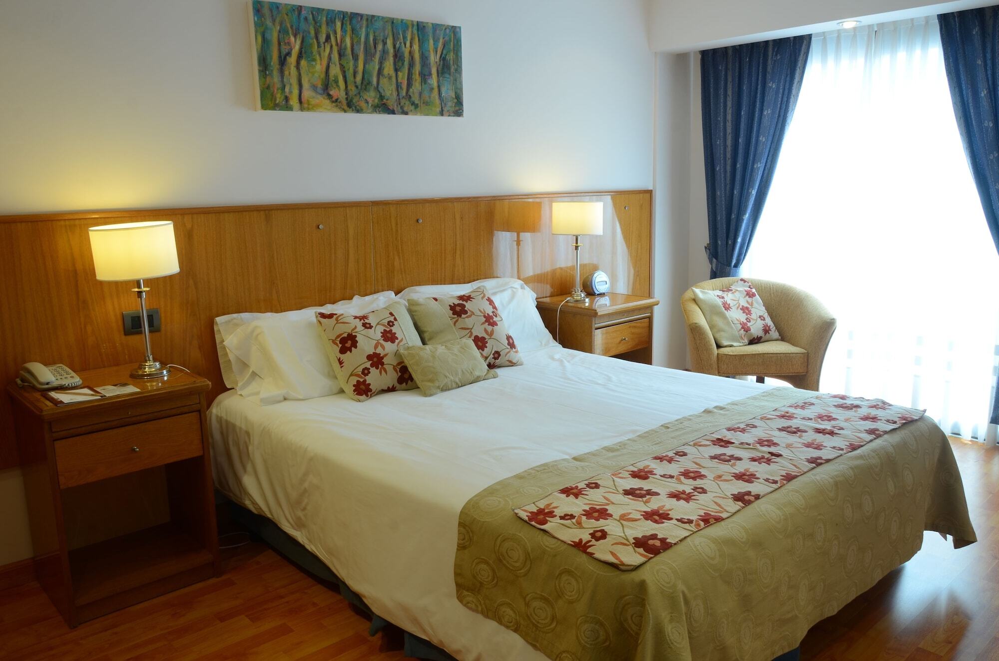 Niken Hotel Spa & Business Center Necochea Exteriör bild